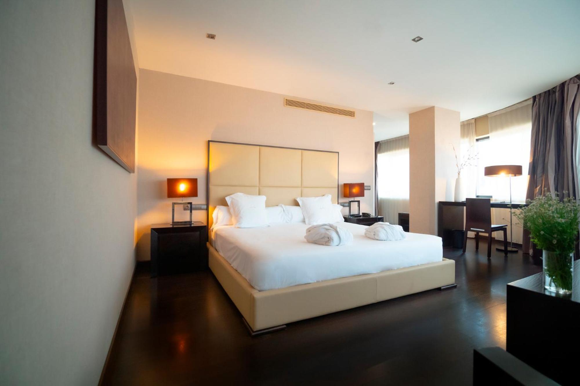 Azz Asturias Langrehotel & Spa Langreo Bagian luar foto