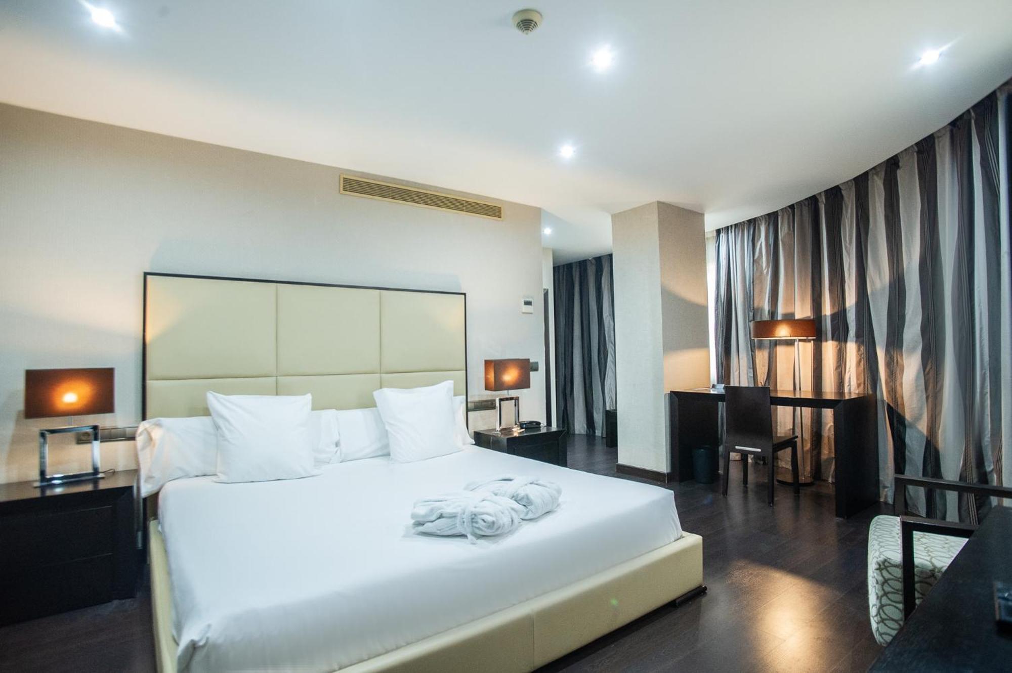 Azz Asturias Langrehotel & Spa Langreo Bagian luar foto