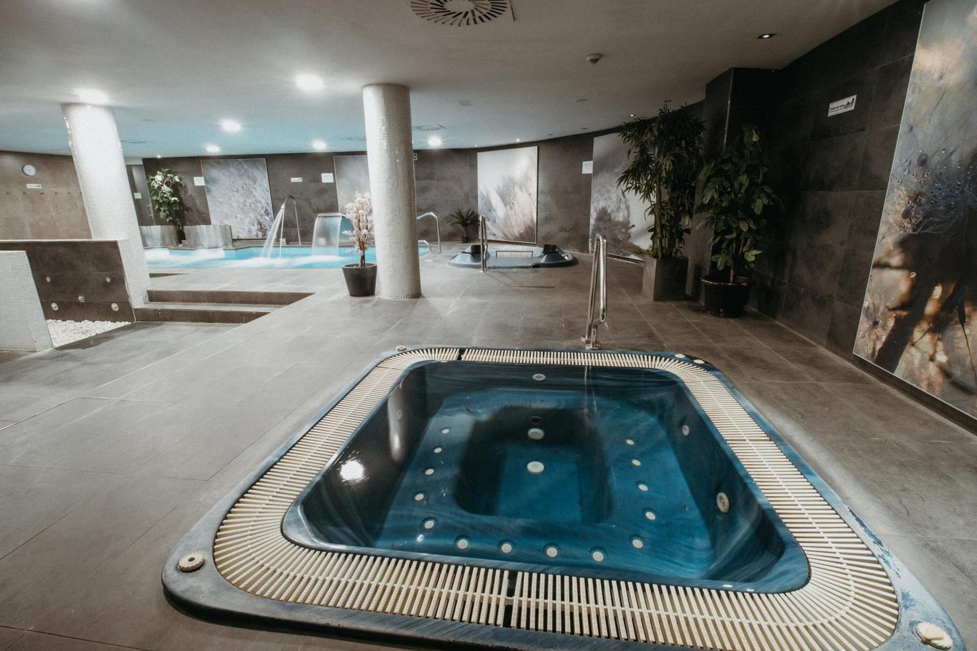 Azz Asturias Langrehotel & Spa Langreo Bagian luar foto